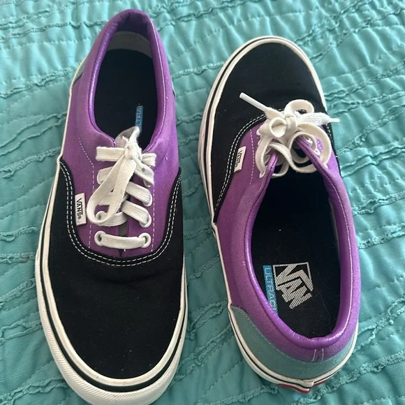 EUC Vans sz 8.5 m / 10 w black purple blue - Picture 2 of 7
